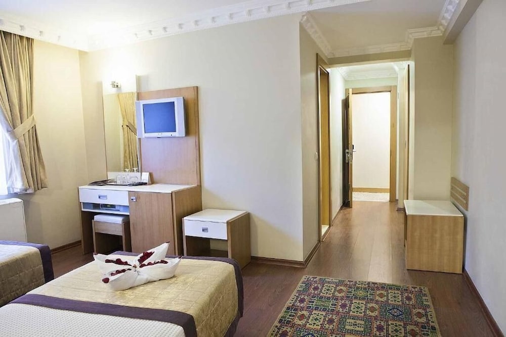 Classic Twin Room, City View photo 1