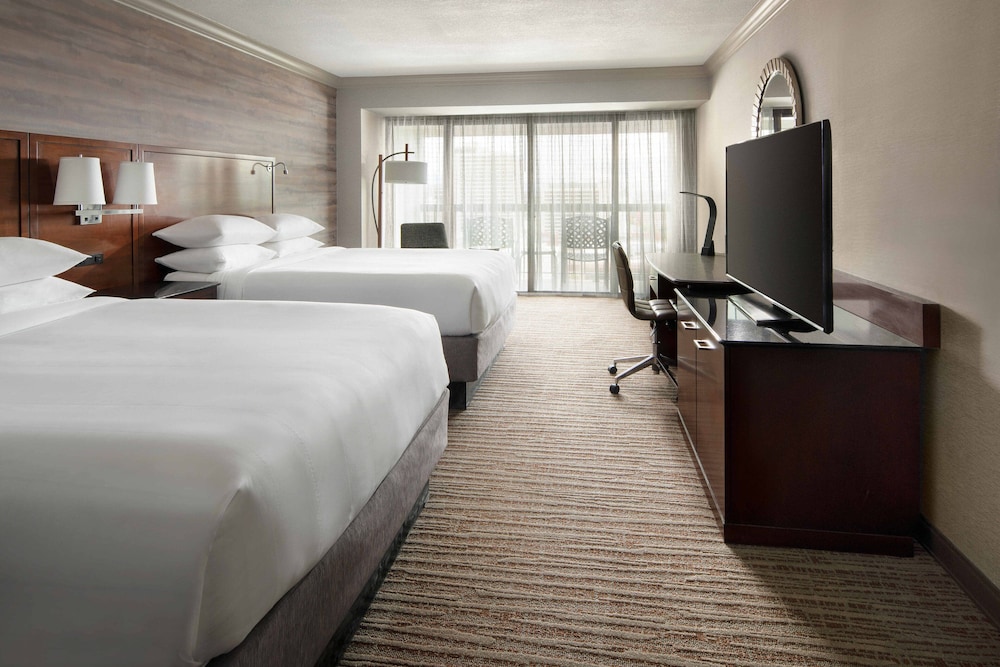 Executive Room, 2 Queen Beds, Balcony - Photo 1