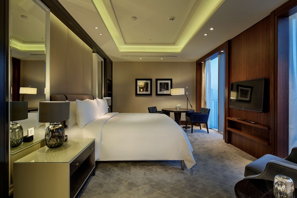 Premium Suite (Ambassador, Lounge Access) thumbnail 5