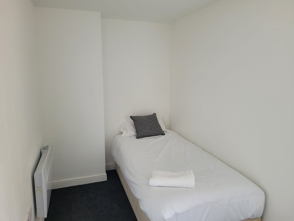 Compact Single Room