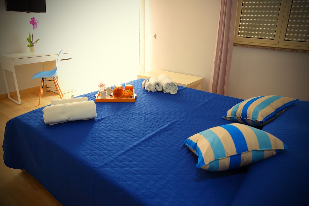 Triple Room, Balcony, Partial Sea View