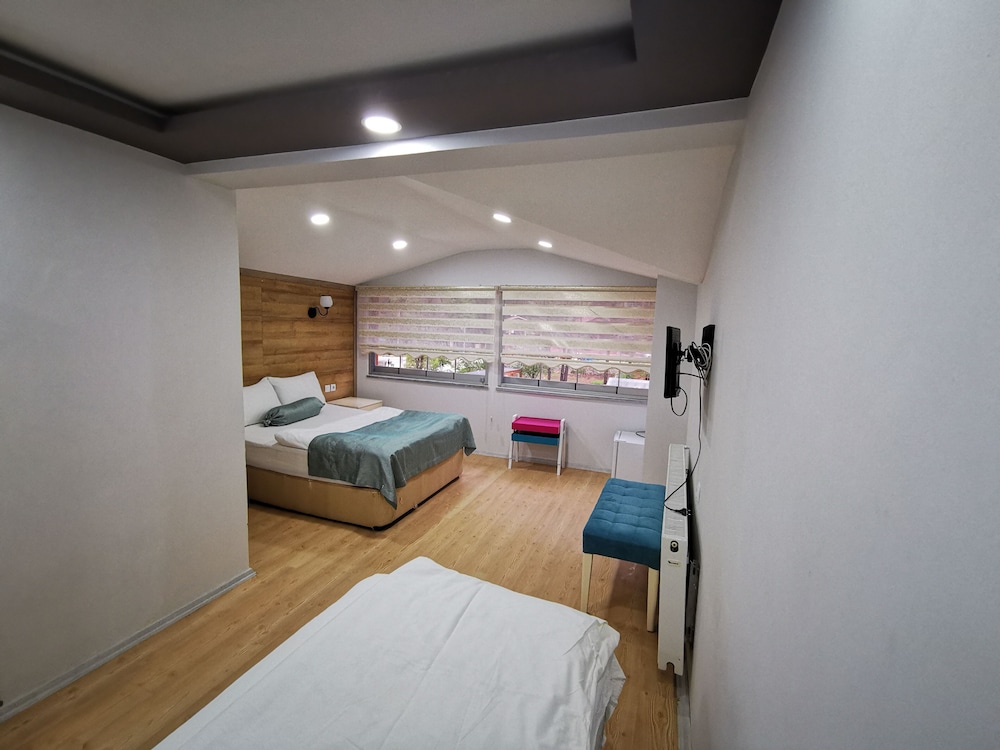 Standard Triple Room photo 2