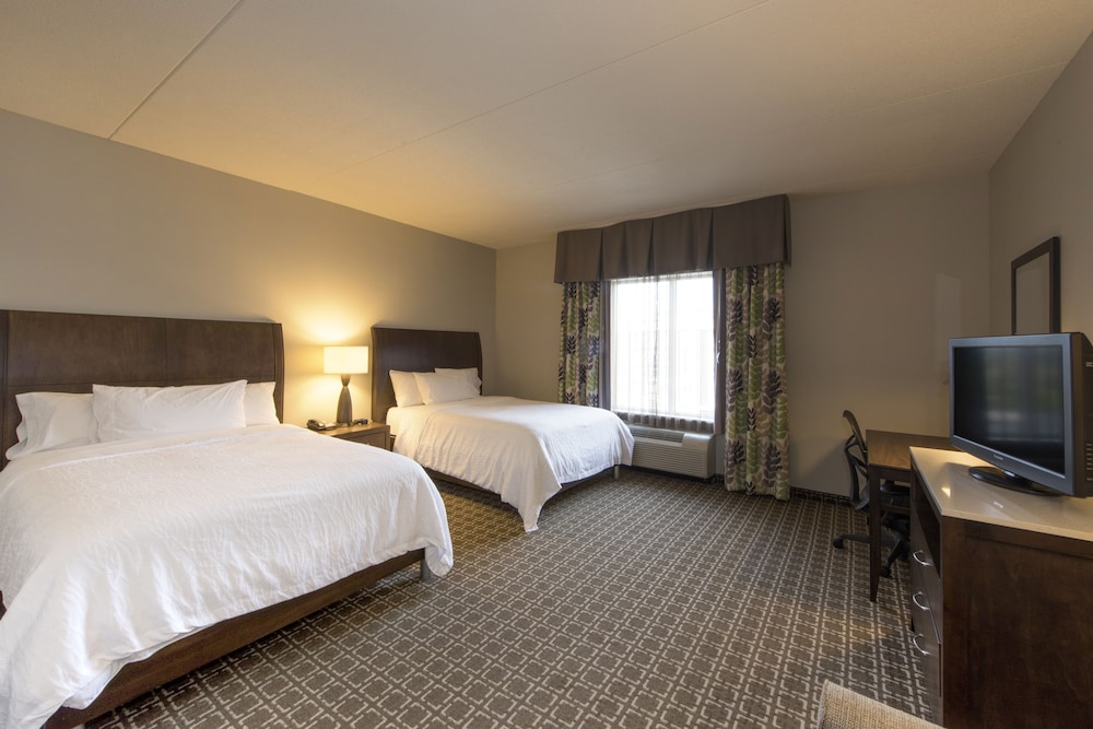 Room, 2 Queen Beds, Accessible (Roll-In Shower) - Photo 2