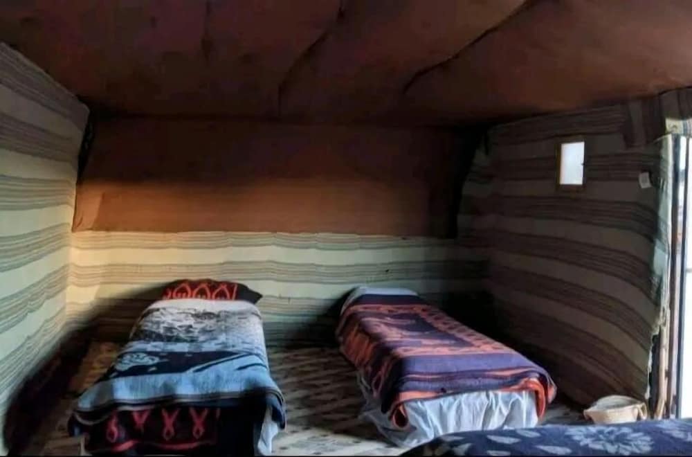 Tent, 3 Twin Beds photo 2