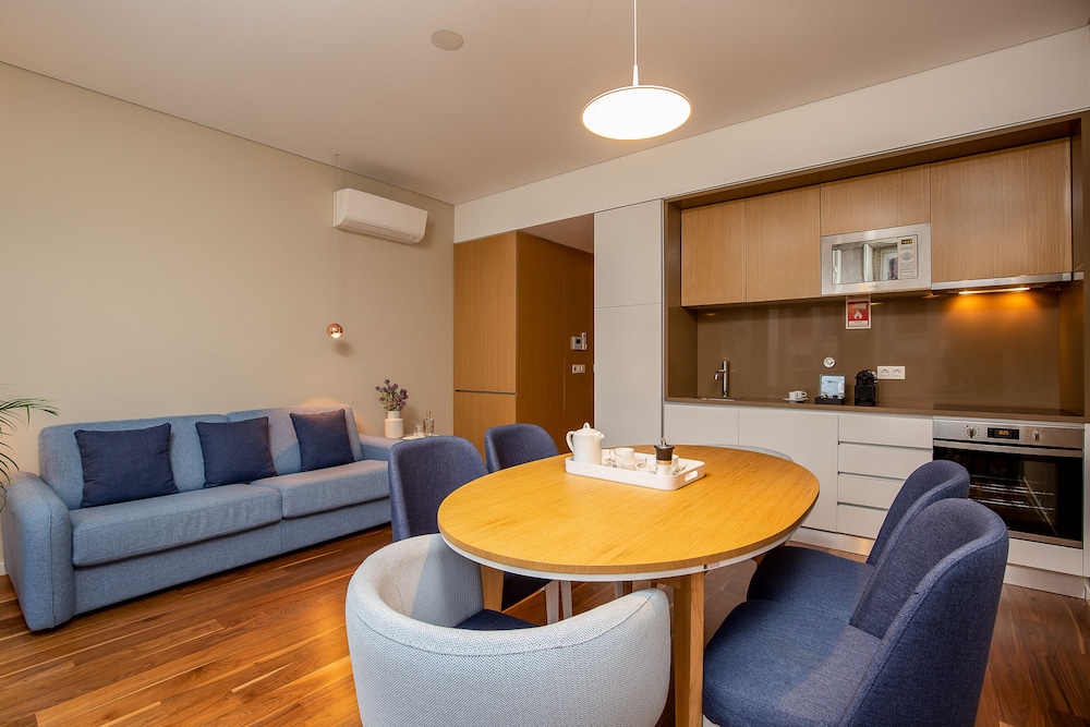 Duplex Two Bedroom Apartment 4B - Photo 10
