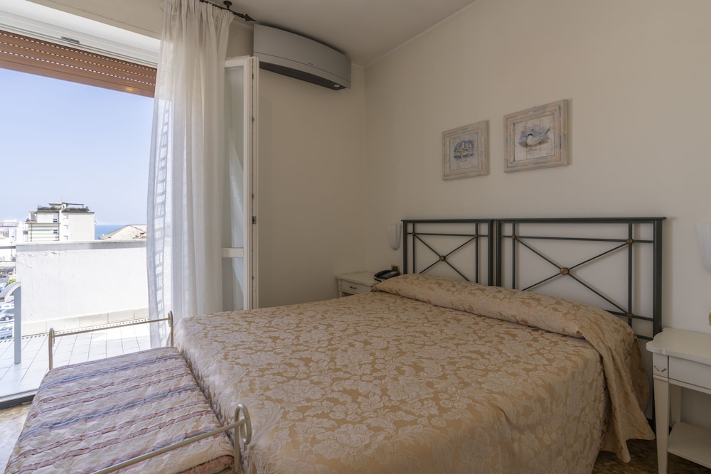 Superior Double or Twin Room photo 2