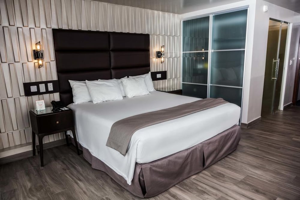 Superior Room, 1 King Bed