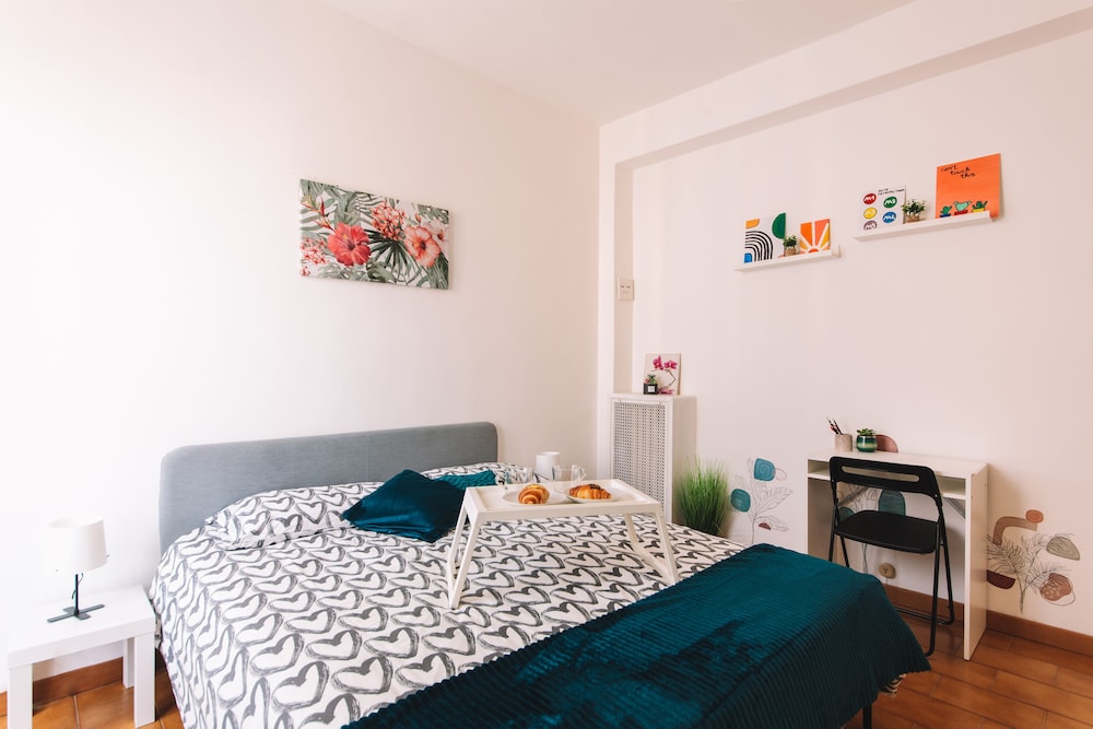 City Apartment, 1 Double Bed, Kitchen, City View