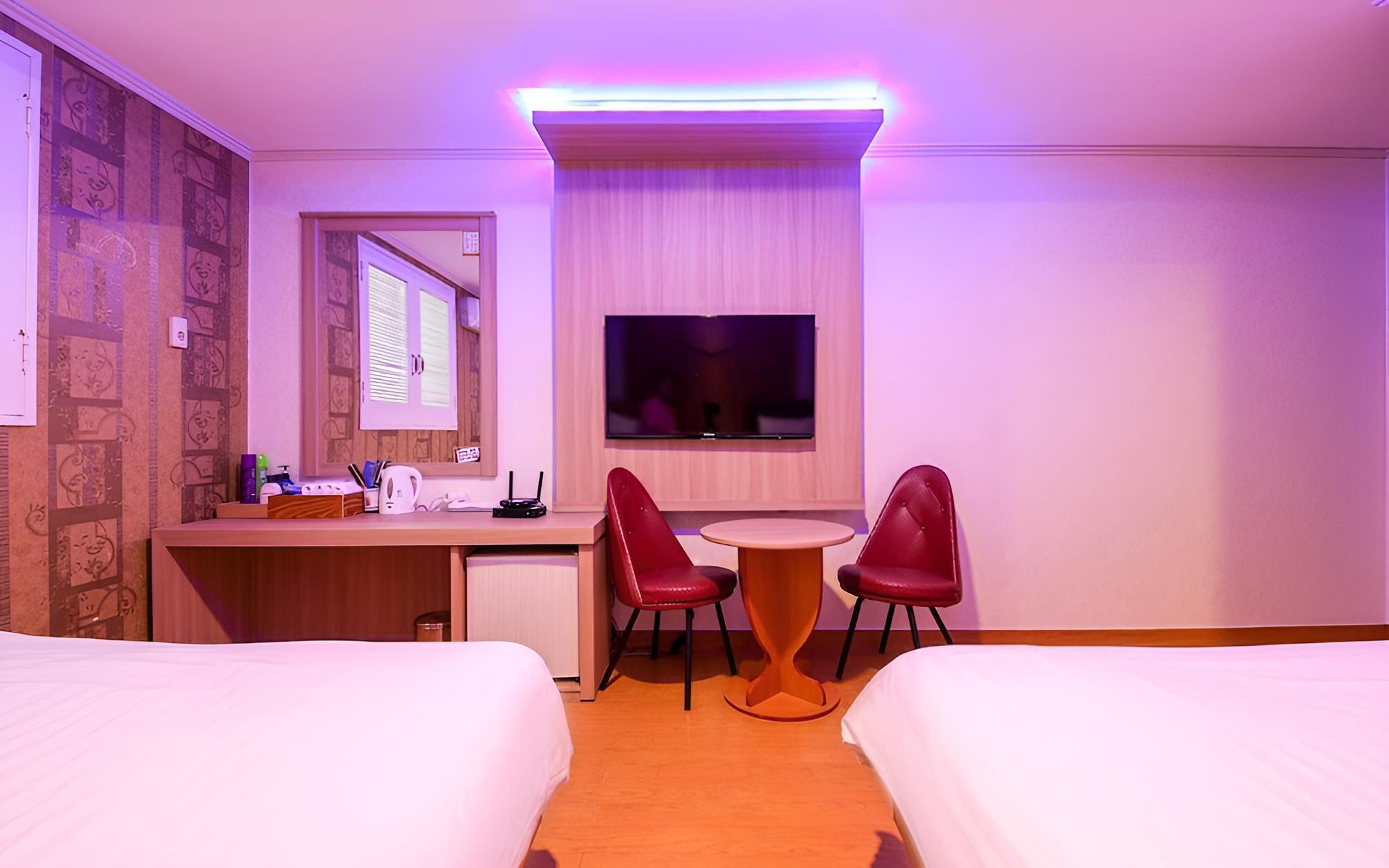 Room (Twin room) - Photo 2