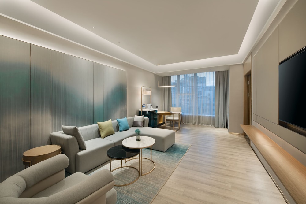 Deluxe Suite - Photo 1