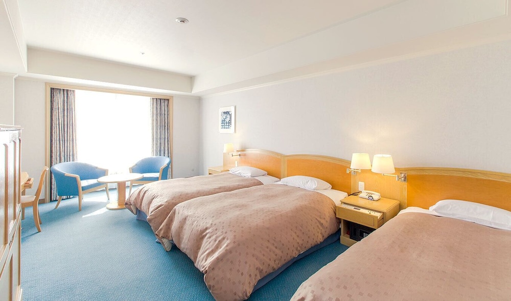 Triple Room, Lake View, Italian Dinner Plan, Non Smoking