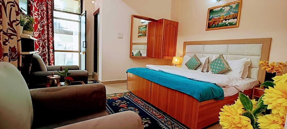 Deluxe Room - Photo 12