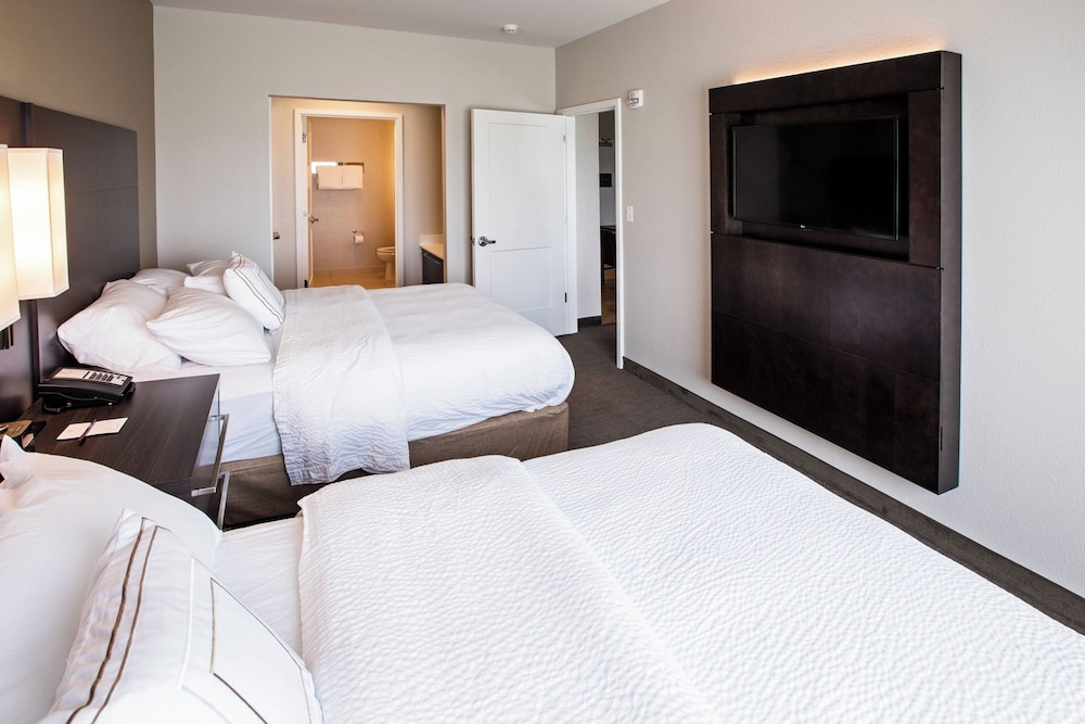 Suite, 1 Bedroom (Hearing Accessible) photo 1