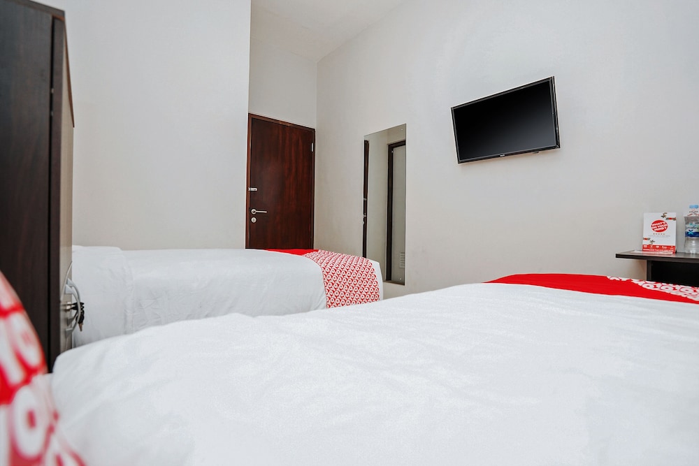 Standard Twin Room - Photo 4