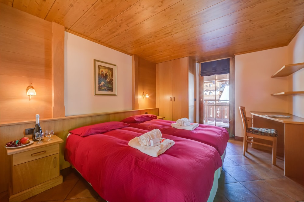 Family Apartment, Multiple Beds (Falco)