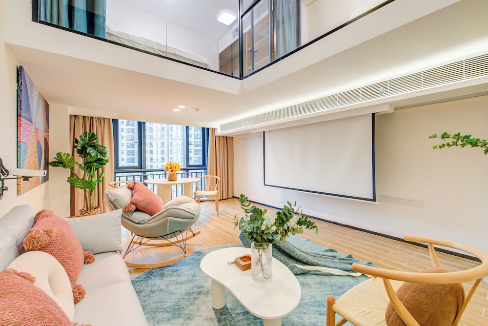 Basic Loft, City View