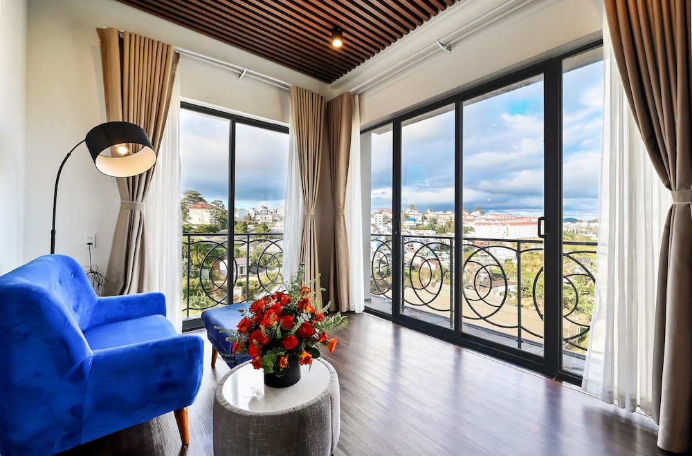 Signature Room - Photo 3