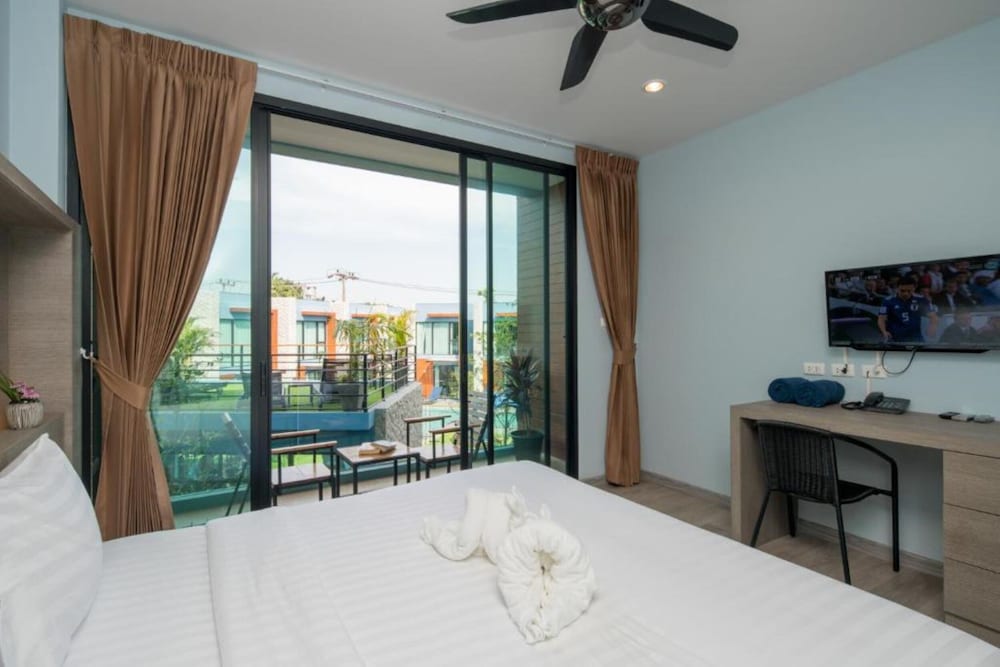 Superior Double or Twin Room, 1 Bedroom, Pool View, Ground Floor photo 3