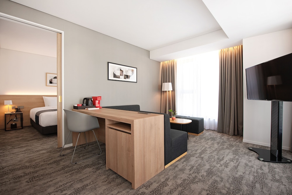 Deluxe Suite, 2 Double Beds - Photo 2