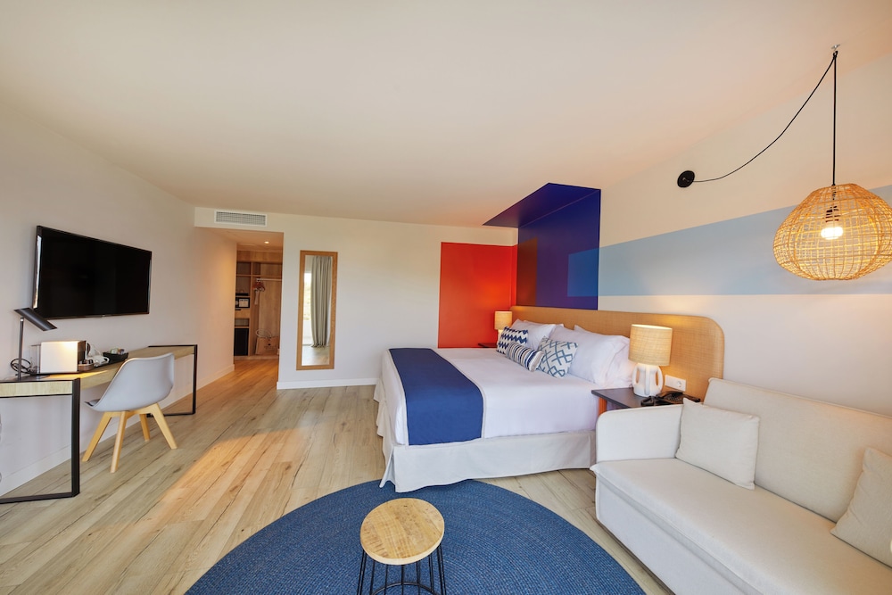 Premium Room, Balcony, Sea View (My Favorite Club, 2 Adults +1 Child)
