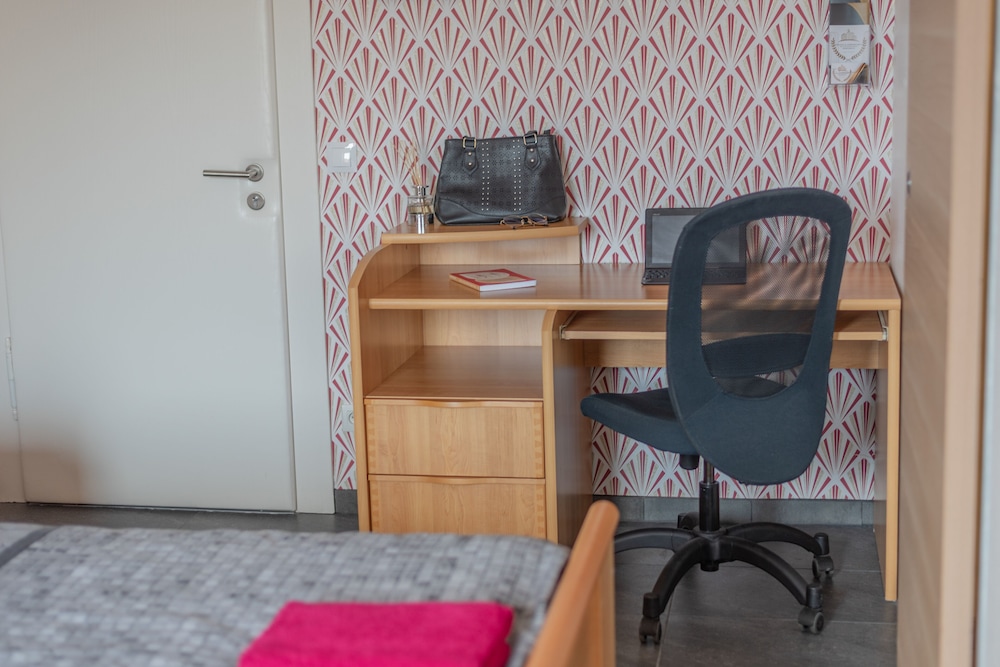 Stylish Classic Room - Photo 10