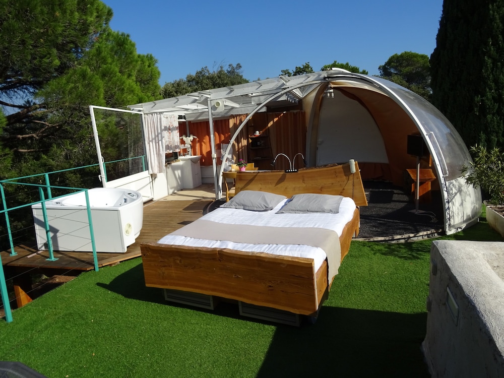 Comfort Double Room, Ensuite (La Bulle Insolite) photo 3