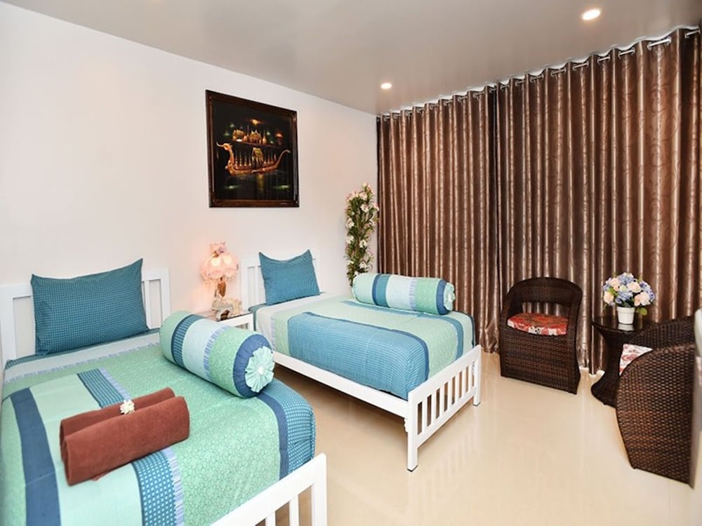Superior Triple Room photo 2