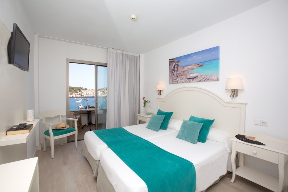 Double Room, Balcony, Sea View photo 3