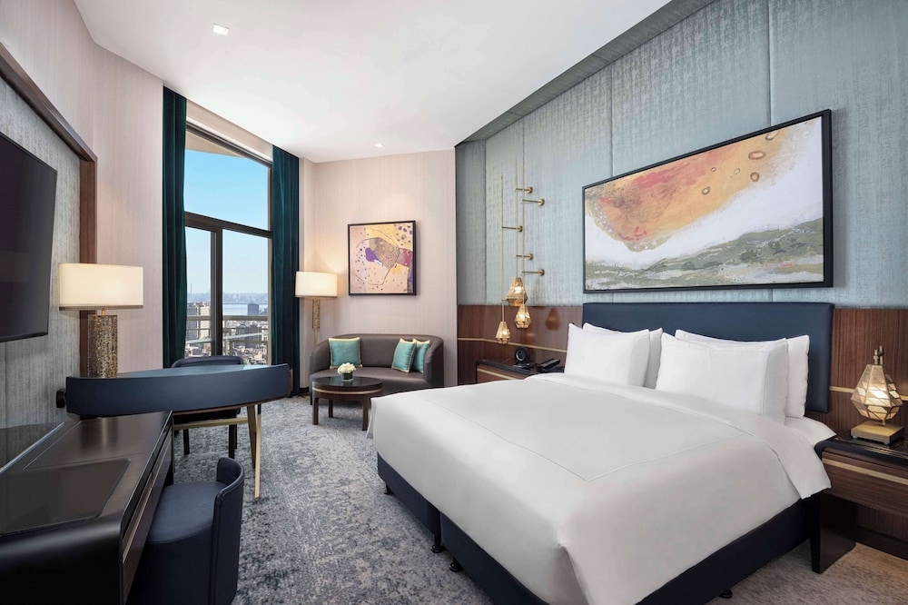 Premium Room, 1 King Bed, Business Lounge Access