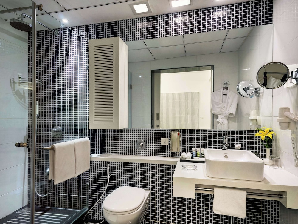 Suite, 2 Bedrooms, Balcony photo
