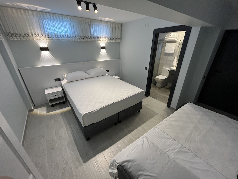 Economy Double Room, Basement photo 1