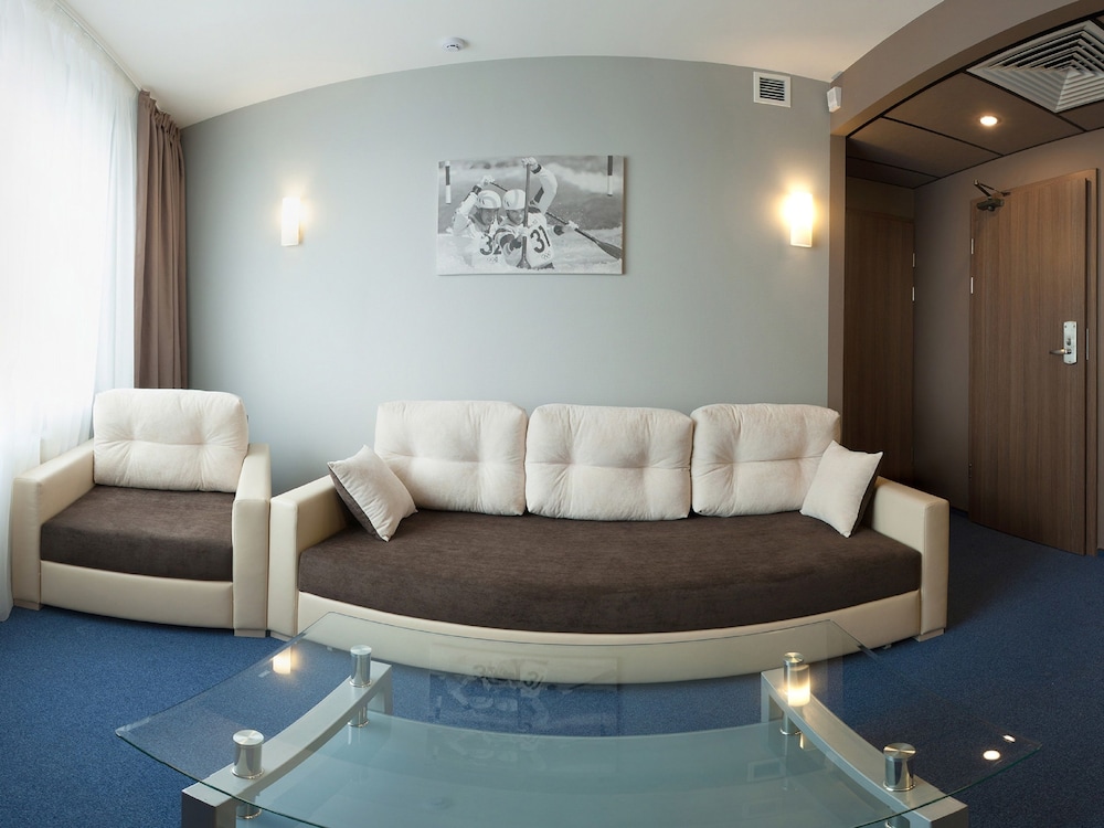 Suite, 1 Bedroom photo 3