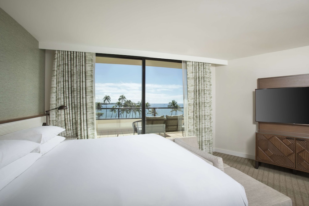 Room, 1 King Bed with Sofa bed, Ocean View, Corner
