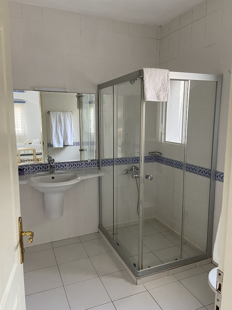 Standard Suite, Garden View - Photo 13