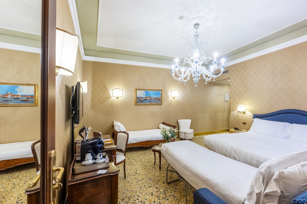 Deluxe Quadruple Room photo 3