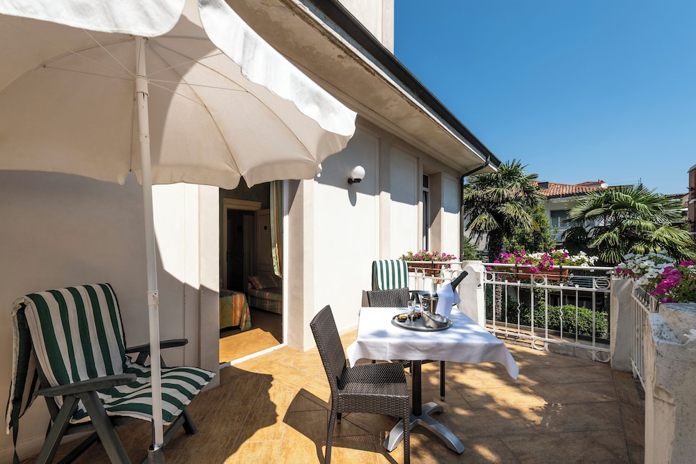 Superior Double Room, Terrace, Garden View photo 3