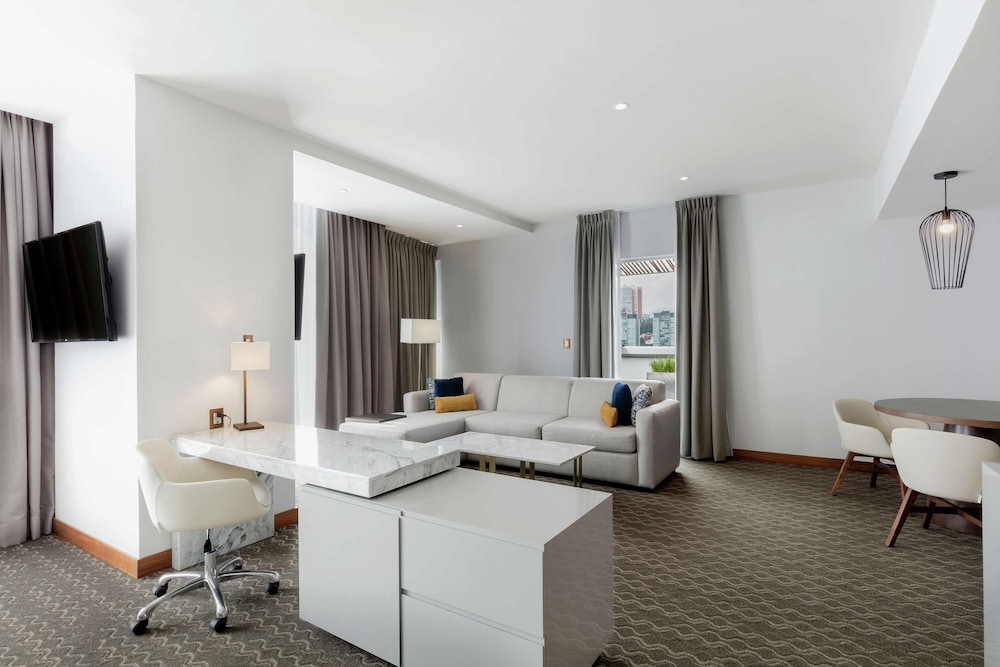 Premium Suite, 1 King Bed, Non Smoking, Terrace - Photo 1