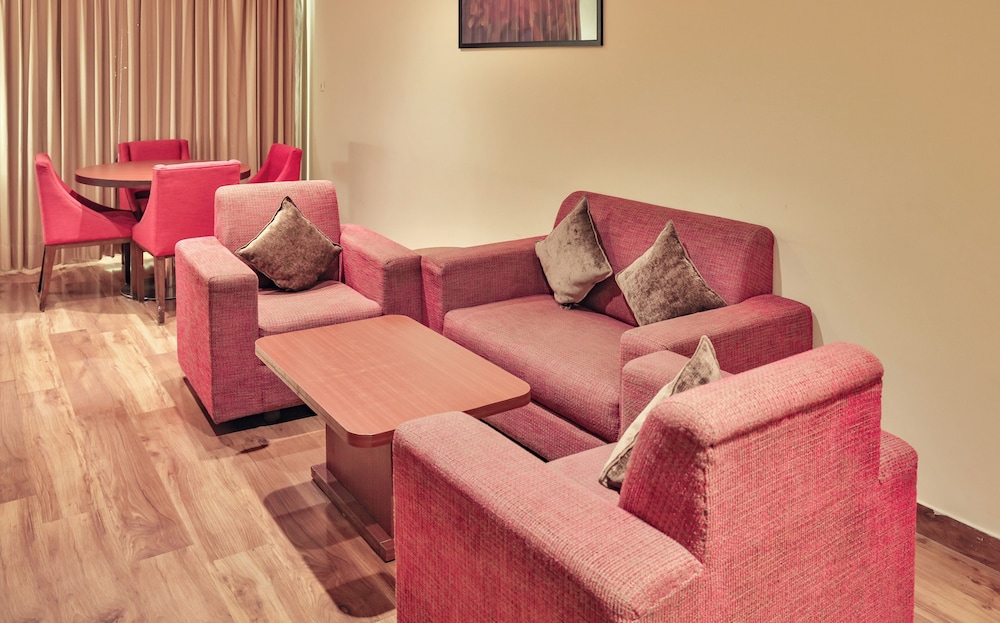 Cama Suite, 1 King Bed, Accessible, City View, photo 6