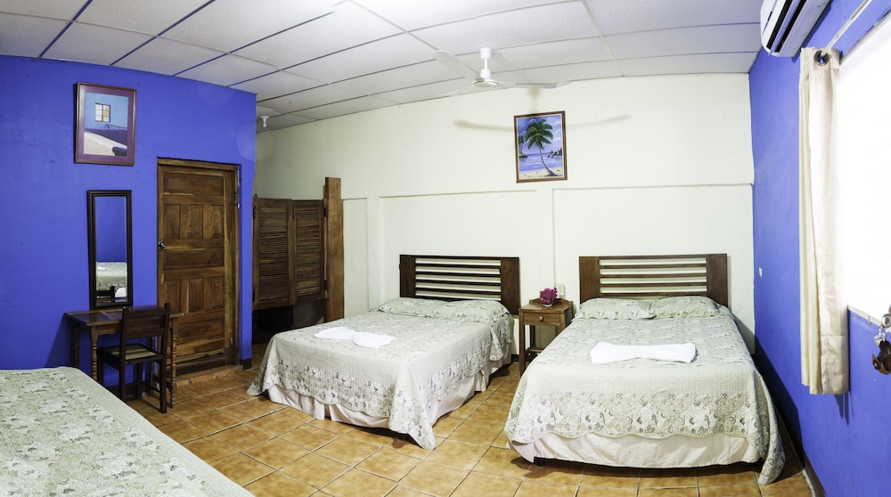 Standard Quadruple Room photo 2