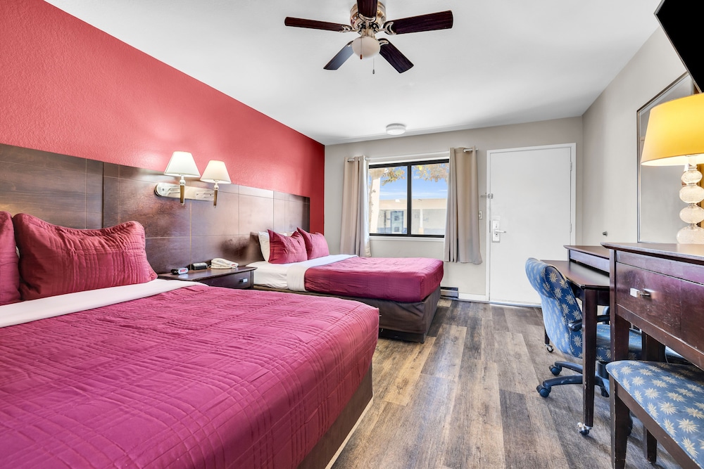 Standard Room, 2 Queen Beds - Photo 3