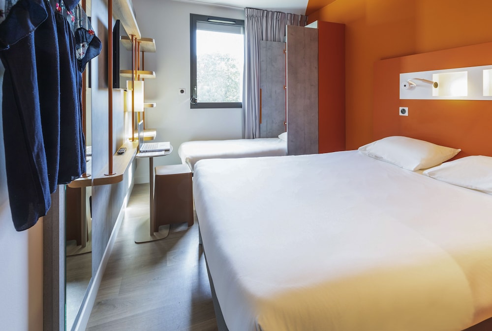 Triple Room, Multiple Beds - Photo 10