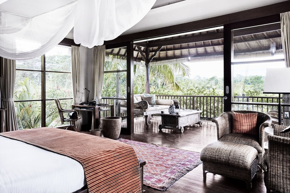 Big Villa with Breakfast Only photo 3