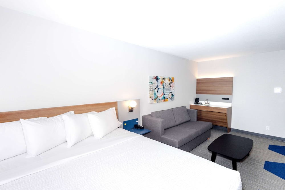 Studio Suite, 1 King Bed, Accessible, Non Smoking photo 2