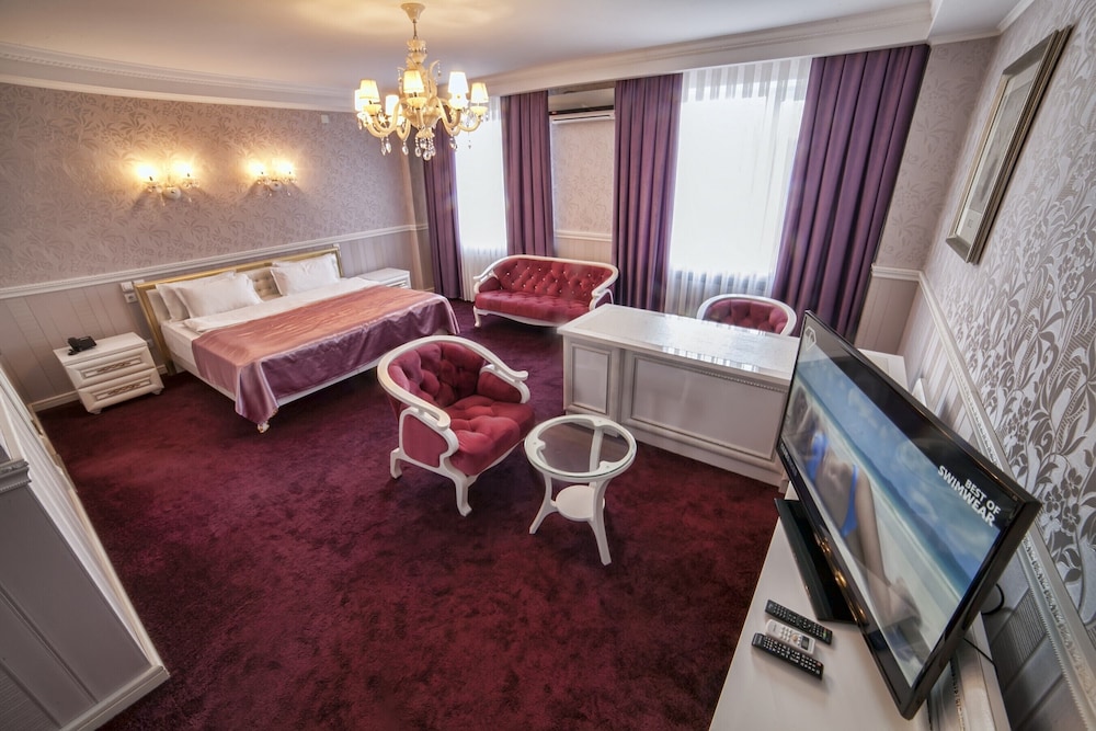 Luxury Suite