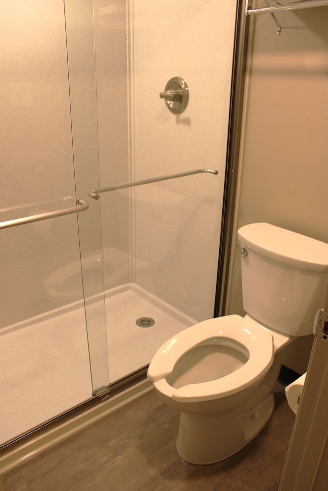 Single Room, 1 King Bed, Non Smoking (Guestroom) - Photo 8