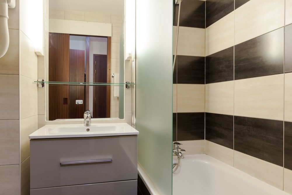 Double Room - Photo 17