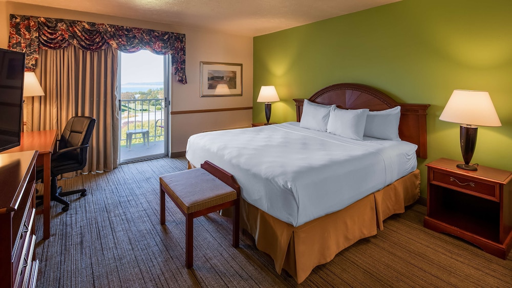 Suite, 1 King Bed, Jetted Tub, Non Smoking, Balcony photo 2