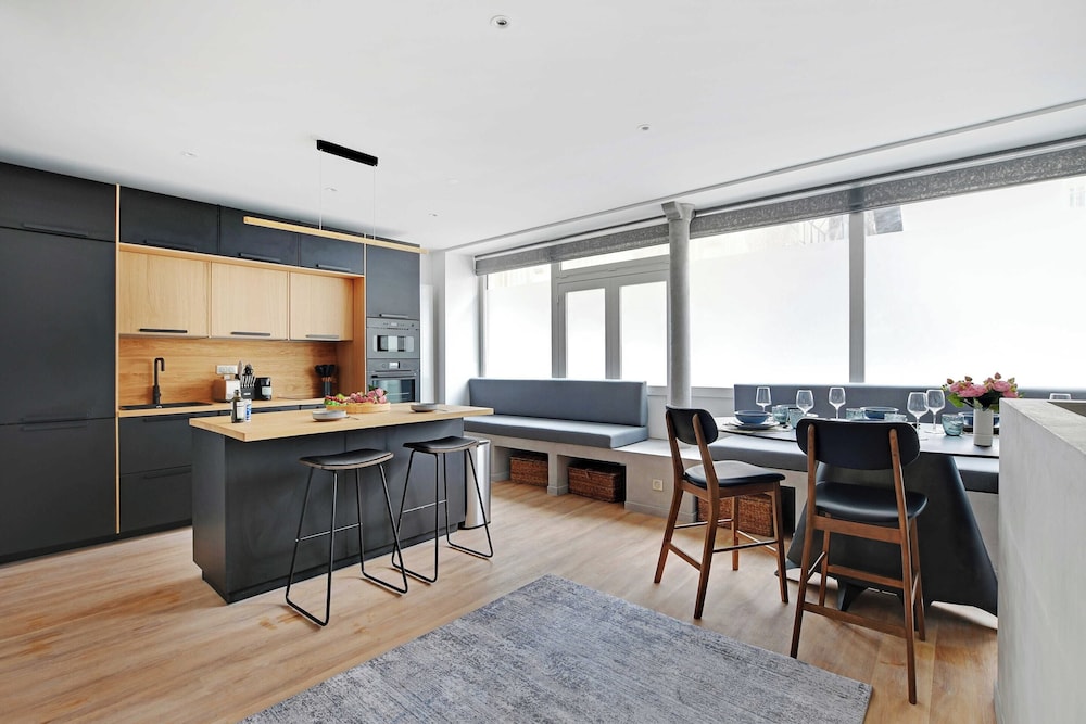 Apartment photo 2