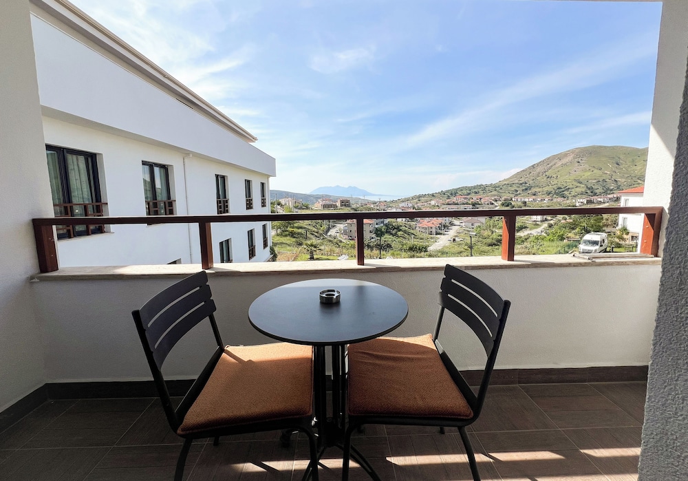 Standard Triple Room, Balcony - Photo 9