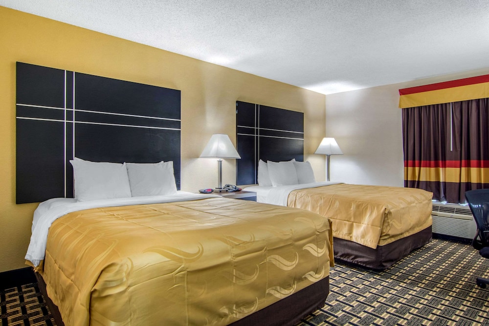 Standard Room, 2 Queen Beds, Non Smoking - Photo 4